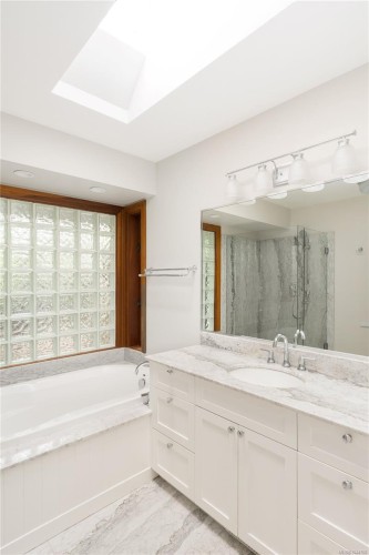 2168 Bartlett Ave, Oak Bay, BC 