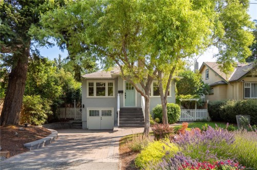 2168 Bartlett Ave, Oak Bay, BC 