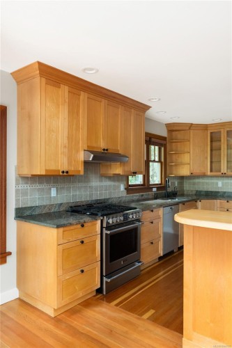 2168 Bartlett Ave, Oak Bay, BC 