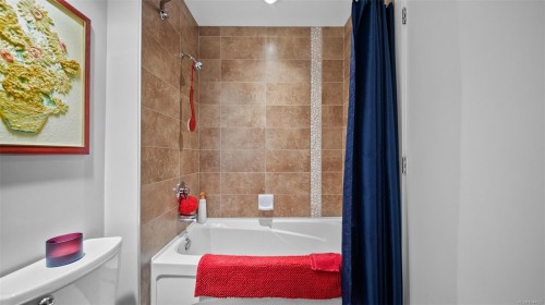 #203-1375 Bear Mountain Pkwy, Langford, BC - Indoor Photo Showing Bathroom