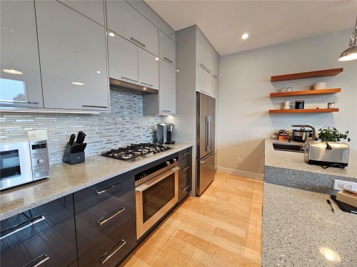 #S312-1411 Cook St, Victoria, BC - Indoor Photo Showing Kitchen With Upgraded Kitchen