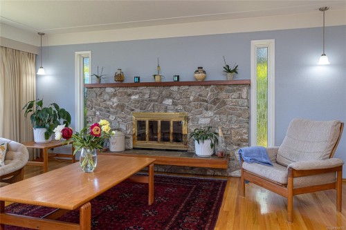6224 Robin Way, Central Saanich, BC 