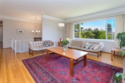 6224 Robin Way, Central Saanich, BC 