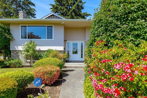 6224 Robin Way, Central Saanich, BC 