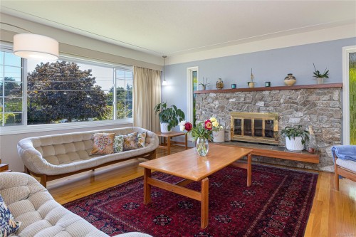 6224 Robin Way, Central Saanich, BC 