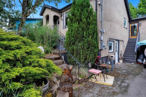 920 Jasmine Ave, Saanich, BC 