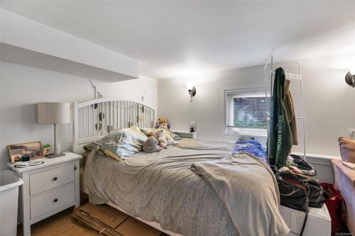 920 Jasmine Ave, Saanich, BC 