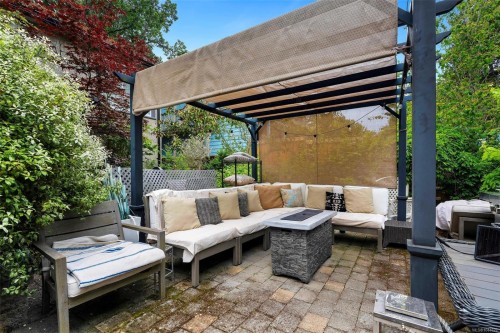 920 Jasmine Ave, Saanich, BC 