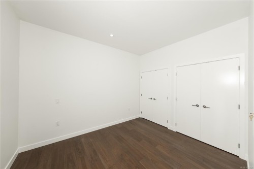 #107-9570 Fifth St, Sidney, BC - Indoor Photo Showing Other Room