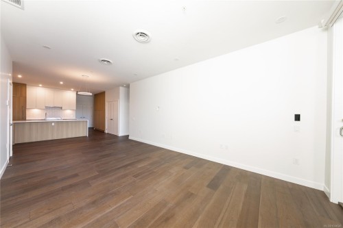 #107-9570 Fifth St, Sidney, BC - Indoor