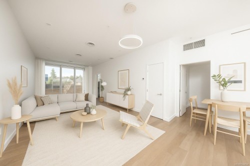 #107-9570 Fifth St, Sidney, BC - Indoor Photo Showing Living Room