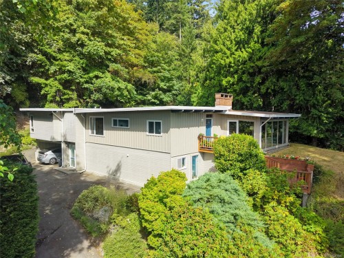 4902 Lochside Dr, Saanich, BC 