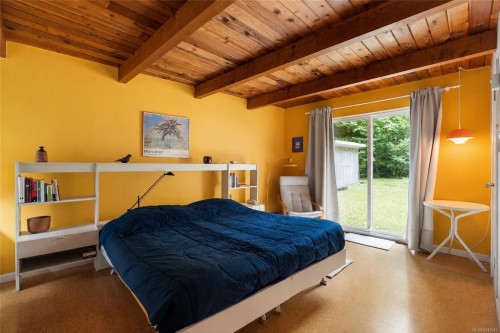 4902 Lochside Dr, Saanich, BC 