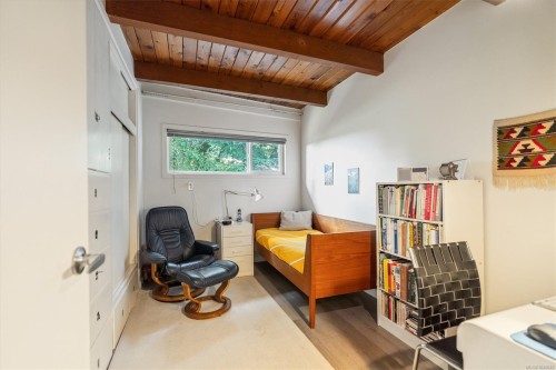 4902 Lochside Dr, Saanich, BC 