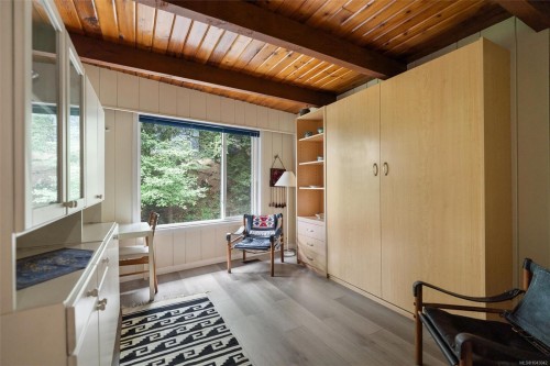 4902 Lochside Dr, Saanich, BC 