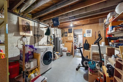 4902 Lochside Dr, Saanich, BC 