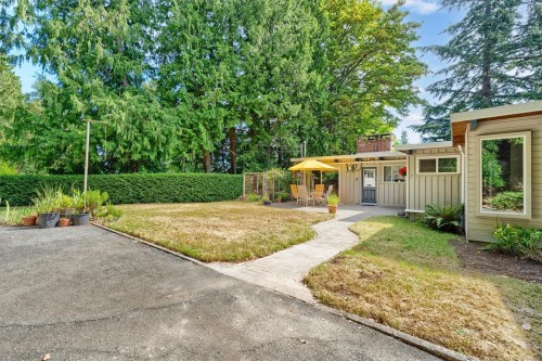 4902 Lochside Dr, Saanich, BC 