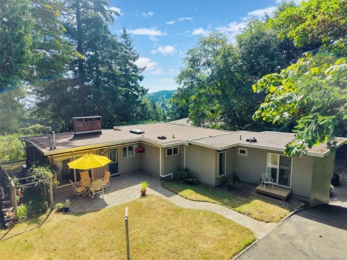 4902 Lochside Dr, Saanich, BC 