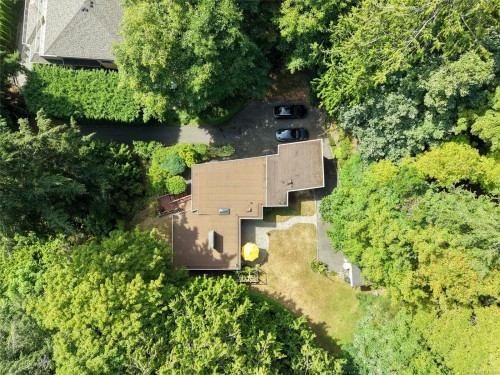 4902 Lochside Dr, Saanich, BC 