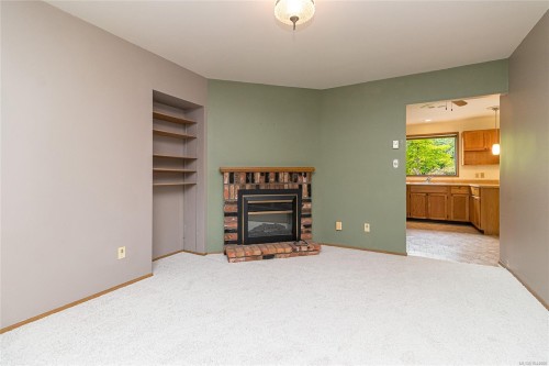 A-1143 Munro St, Esquimalt, BC 