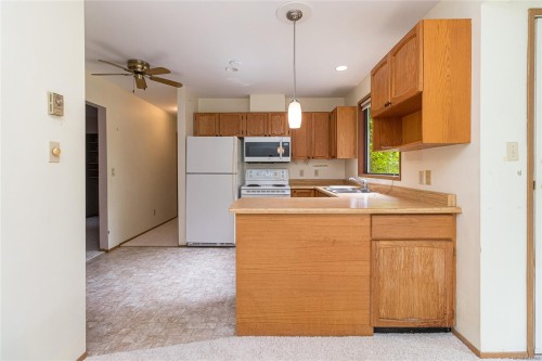 A-1143 Munro St, Esquimalt, BC 
