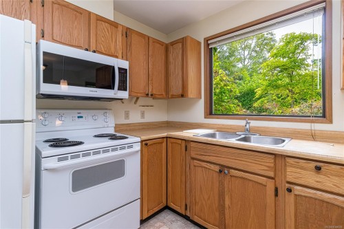 A-1143 Munro St, Esquimalt, BC 