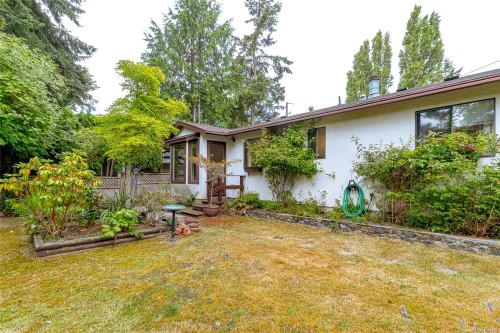 A-1143 Munro St, Esquimalt, BC 