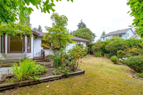 A-1143 Munro St, Esquimalt, BC 