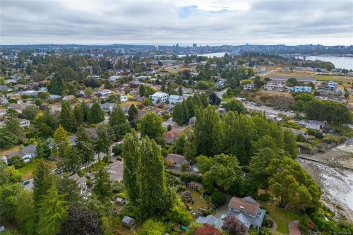 A-1143 Munro St, Esquimalt, BC 