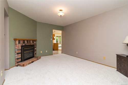 A-1143 Munro St, Esquimalt, BC 