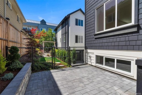 #7-10145 Fifth St, Sidney, BC 