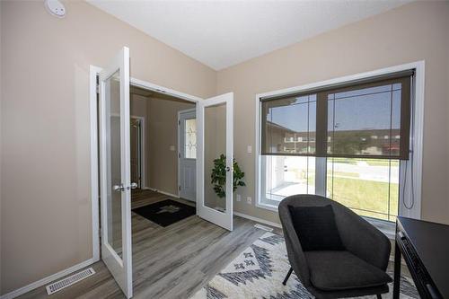 602 Kirkbridge Dr, Winnipeg, MB - Indoor Photo Showing Other Room
