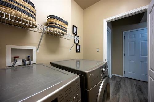 602 Kirkbridge Dr, Winnipeg, MB - Indoor Photo Showing Laundry Room