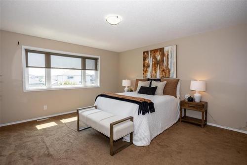 602 Kirkbridge Dr, Winnipeg, MB - Indoor Photo Showing Bedroom