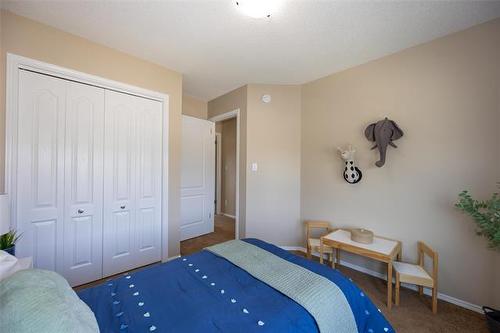 602 Kirkbridge Dr, Winnipeg, MB - Indoor Photo Showing Bedroom
