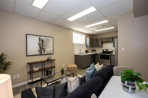 602 Kirkbridge Dr, Winnipeg, MB - Indoor
