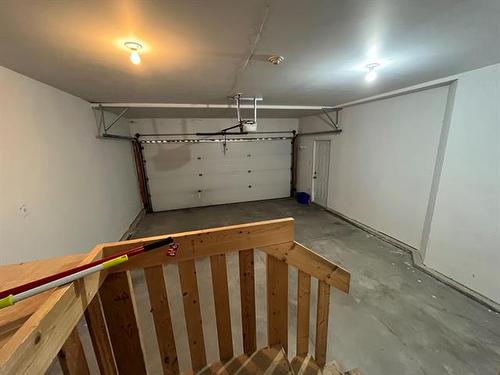 602 Kirkbridge Dr, Winnipeg, MB - Indoor Photo Showing Garage