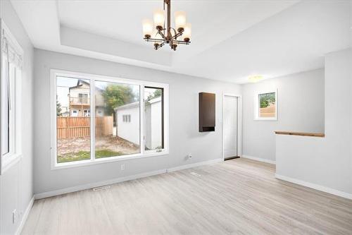 1035 Rosemount Ave, Winnipeg, MB - Indoor Photo Showing Other Room