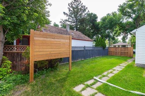 1035 Rosemount Ave, Winnipeg, MB - Outdoor