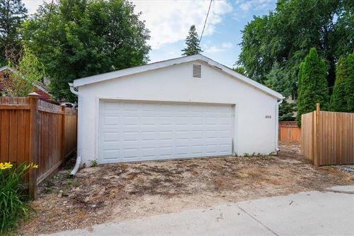 1035 Rosemount Ave, Winnipeg, MB - Outdoor