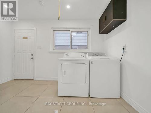 3068 Morning Star Drive, Mississauga, ON - Indoor Photo Showing Laundry Room