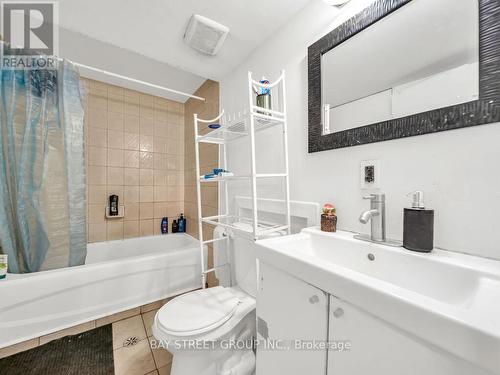 3068 Morning Star Drive, Mississauga, ON - Indoor Photo Showing Bathroom