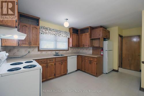 Kitchen - 14 Gould Street, Quinte West (Trenton Ward), ON - Indoor Photo Showing Kitchen