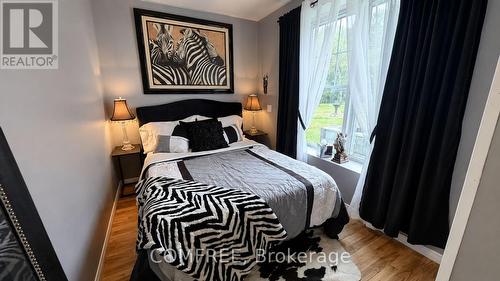 8950 Brown Road, Niagara Falls (Brown), ON - Indoor Photo Showing Bedroom