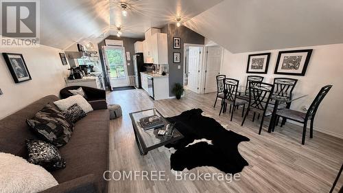8950 Brown Road, Niagara Falls (Brown), ON - Indoor