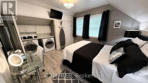 8950 Brown Road, Niagara Falls (Brown), ON - Indoor Photo Showing Laundry Room