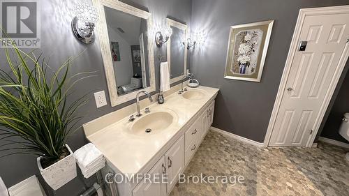8950 Brown Road, Niagara Falls (Brown), ON - Indoor Photo Showing Bathroom