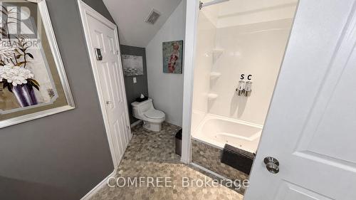 8950 Brown Road, Niagara Falls (Brown), ON - Indoor Photo Showing Bathroom