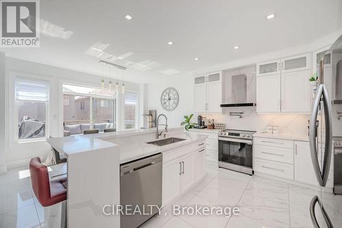4712 Doug Wright Drive, Burlington, ON - Indoor Photo Showing Kitchen With Upgraded Kitchen