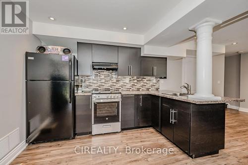 4712 Doug Wright Drive, Burlington, ON - Indoor Photo Showing Kitchen With Upgraded Kitchen